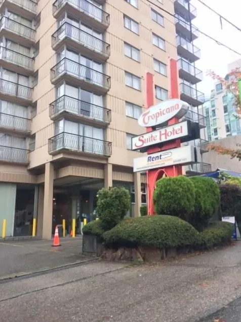 Tropicana Suite Hotel - Image 1