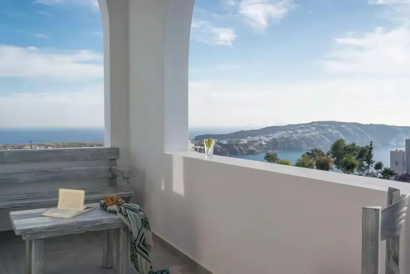Aspronisi Luxury Villa with Caldera View - Image 1