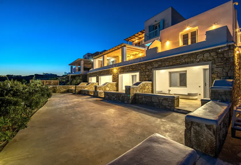 Oniropetra Apartments Mykonos - Image 1