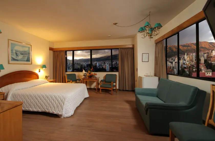 Hotel Diplomat - Image 1