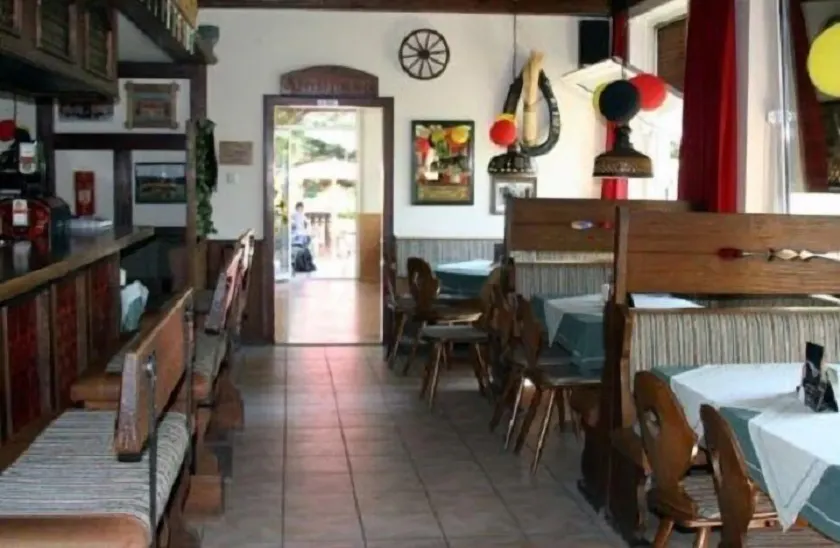 Gasthaus zur Bergstrasse - Ingresso interno