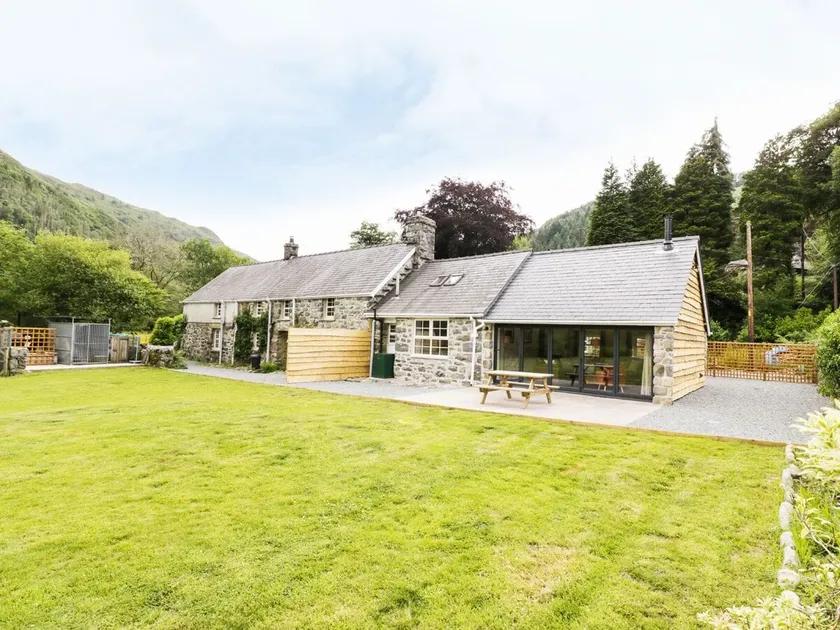 Hen Gelligemlyn - The Annexe - Image 1