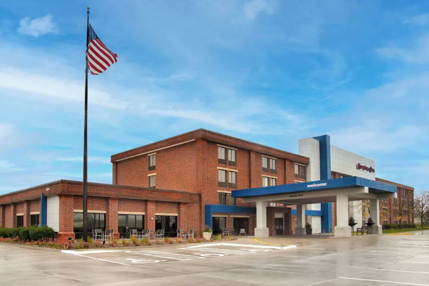 Hampton Inn West Des Moines Lake Drive - Image 1