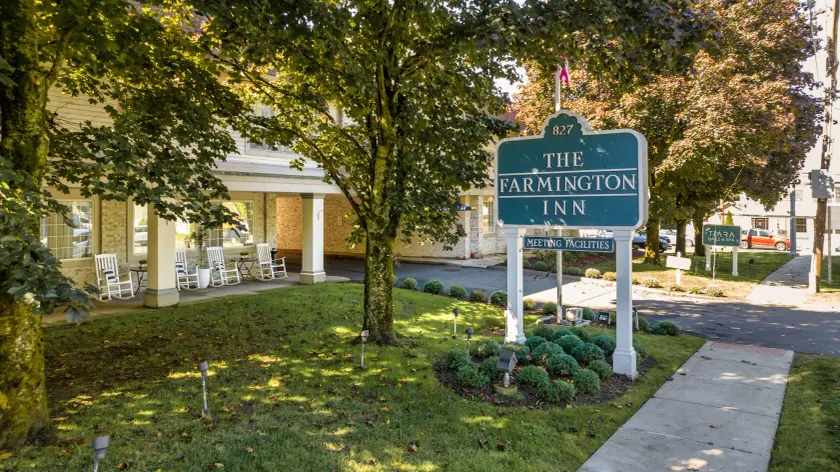The Farmington Inn and Suites - Image 1