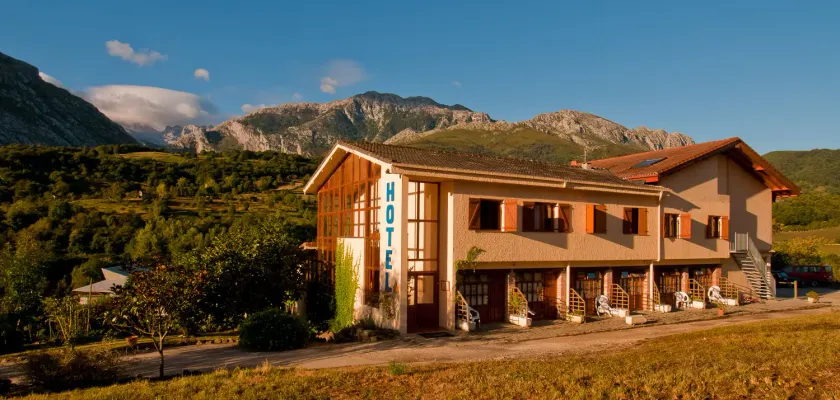 Hotel Torrecerredo - Image 1