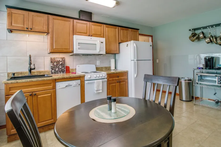 Cozy Mountain Home Studio 8 Mi to Bull Shoals Lake - Interiör