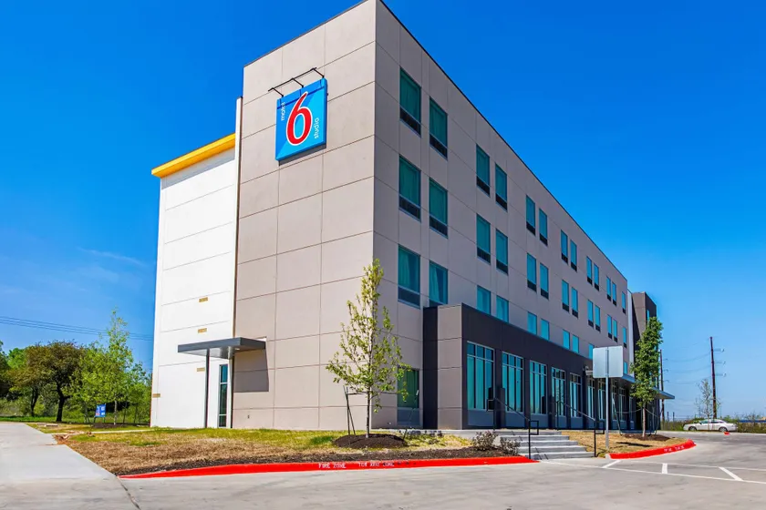 Motel 6 Austin Airport - Image 1