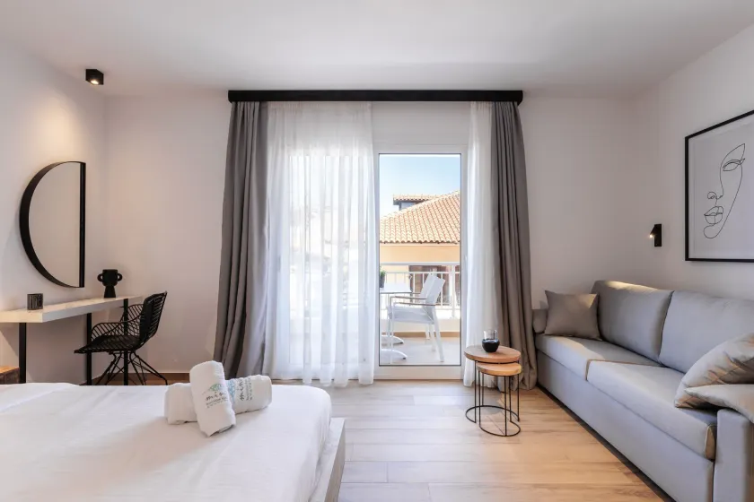Kentro Luxury Suites - Image 1