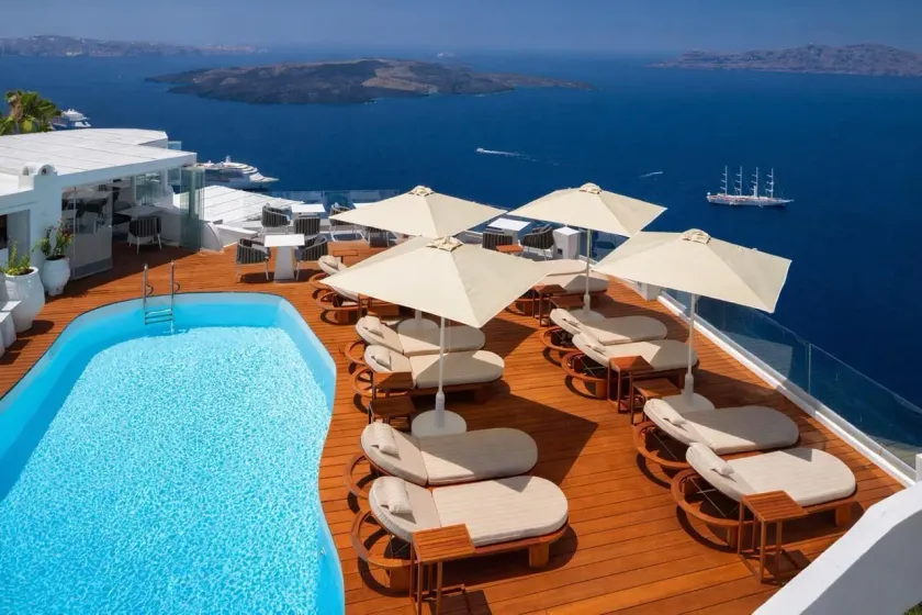 Sun Rocks Boutique Hotel - Caldera View Suites & Sunset Dining Experience - Image 1