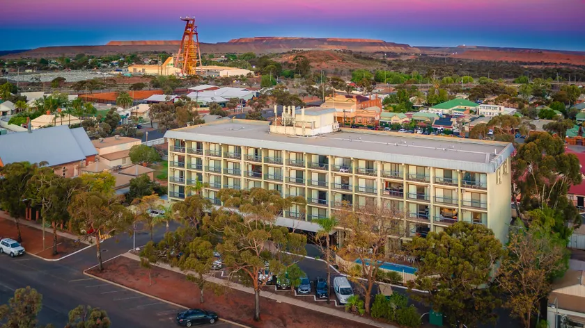 The Plaza Hotel Kalgoorlie - Image 1