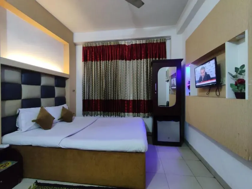 White Rose Suites Ltd - Room