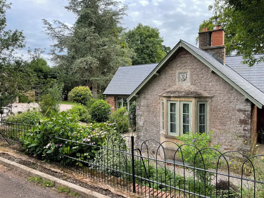 Court Lodge - Image 1