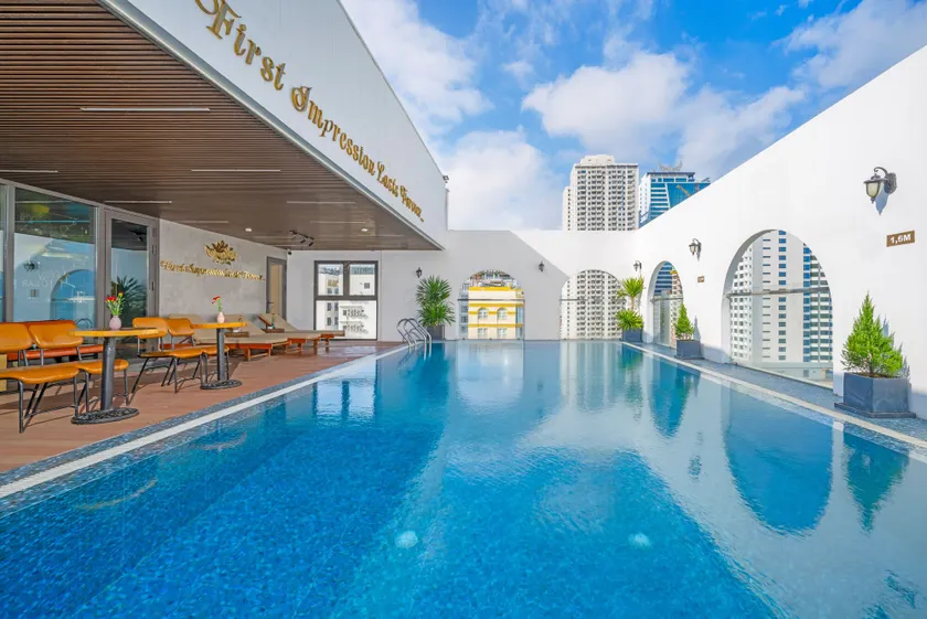 Golden Lotus Hotel Da Nang - Rooftop Bar Sea View - Image 1