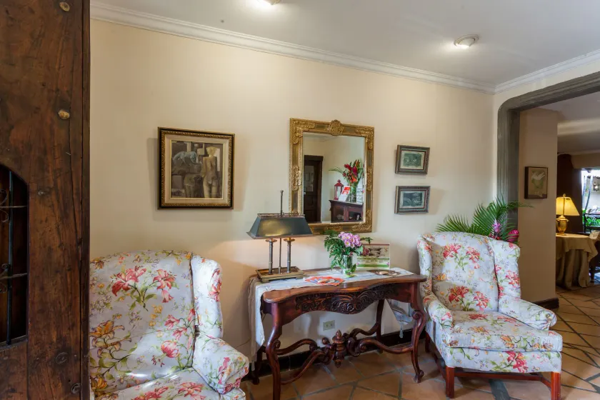 Los Robles Charming Colonial Boutique Hotel - Lobby