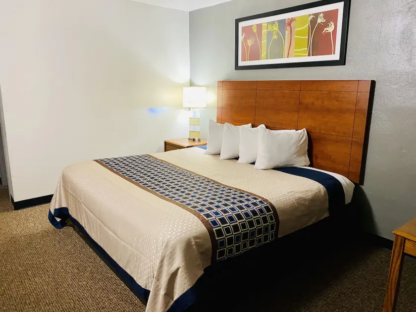 Usa Inn - Image 1
