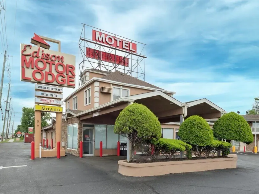 Edison Motor Lodge - Image 1