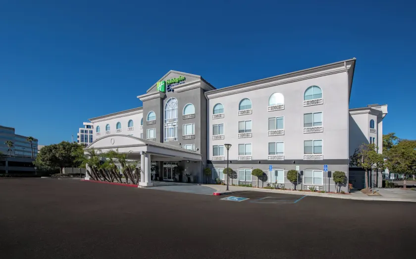 Holiday Inn Express San Diego - Sorrento Valley by IHG - Image 1