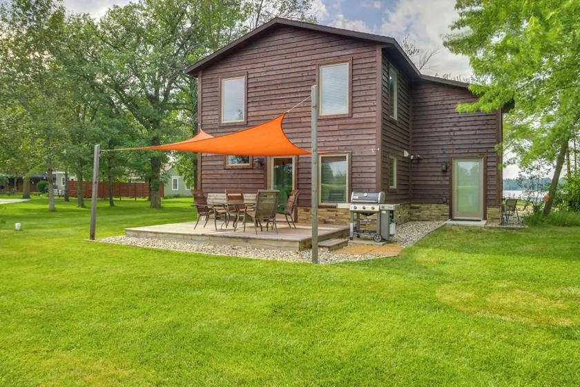 Remote Retreat: Cozy Home w/ Big Pine Lake Access! - Image 1