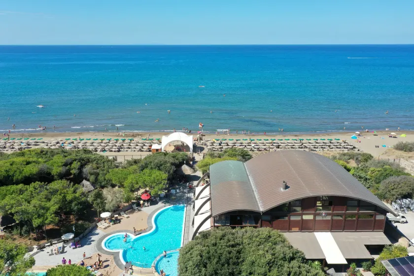 Canado Family Hotel - Image 1