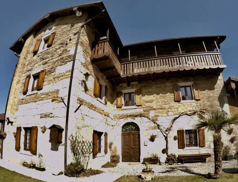 4lander House Balins - Image 1