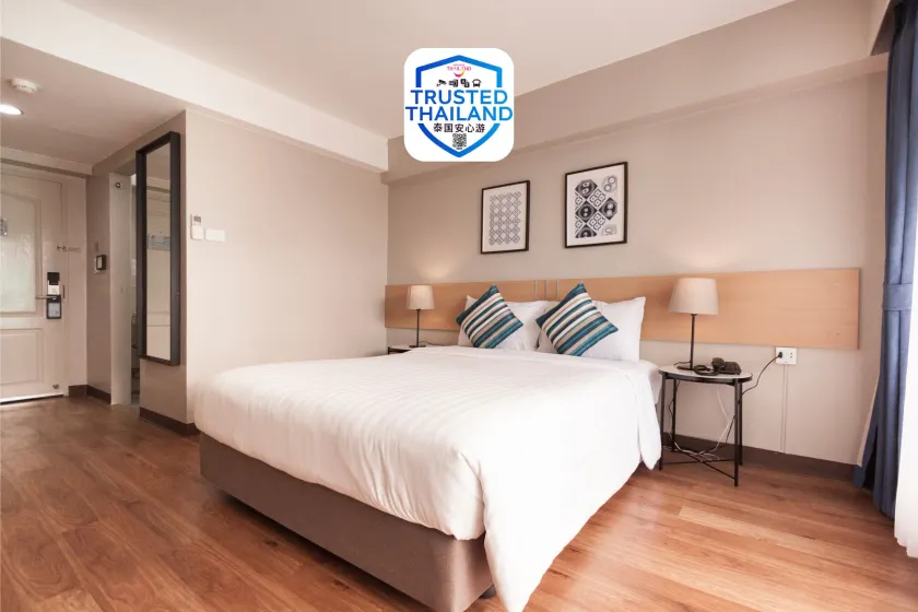 Samran Place Hotel - Image 1