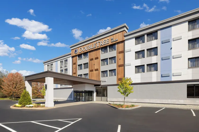 DoubleTree by Hilton Downtown Concord - Image 1