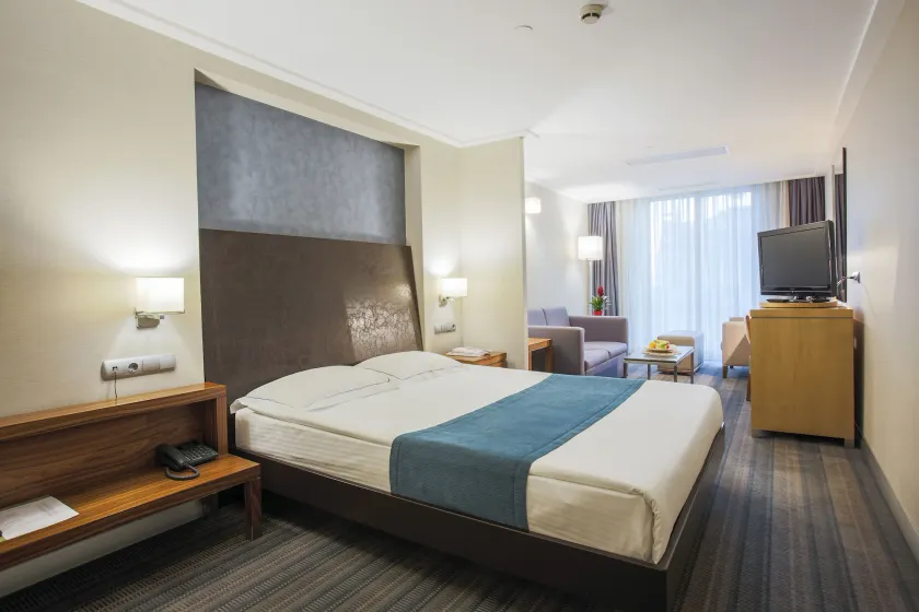 Housez Suites & Apartments Special Class - Image 1