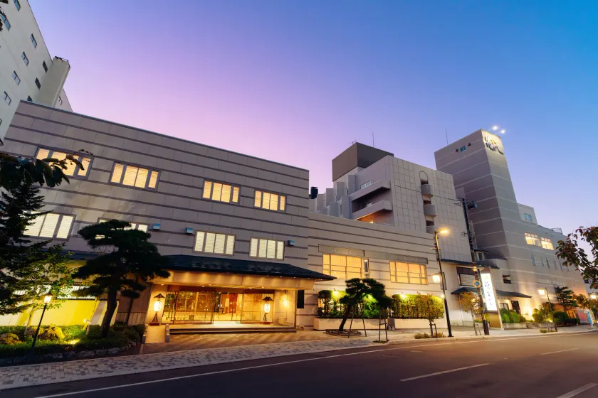 Hanabishi Hotel - Image 1