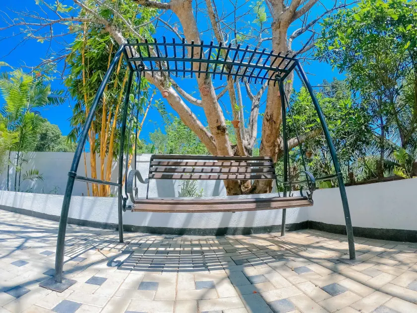 Pearl White Palace - Image 1