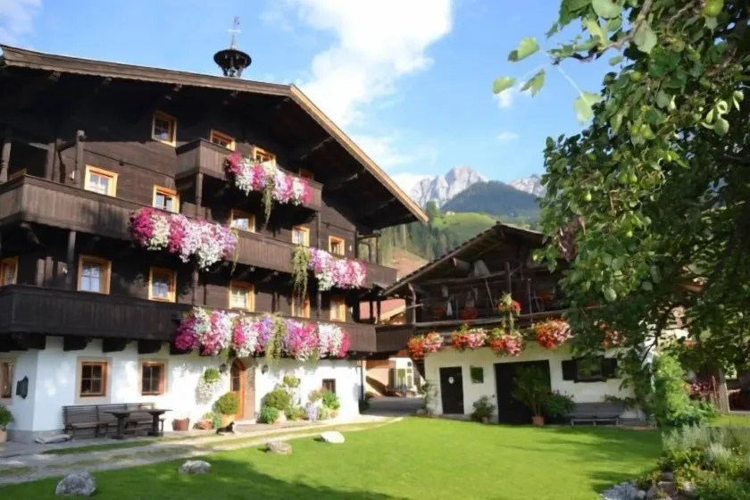 Matzhof - Image 1