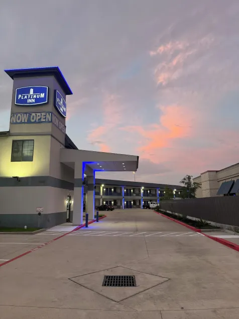 Platinum Inn and Suites - Image 1
