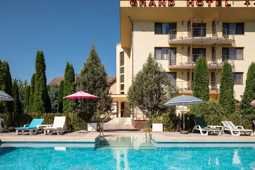 Grand Hotel - Image 1
