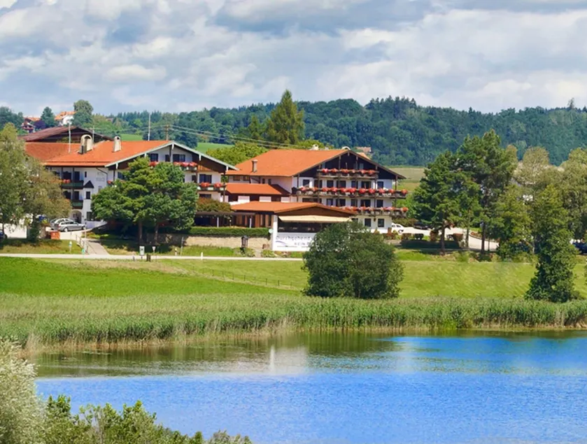 Hotel Seeblick & Ferienwohnung - Image 1