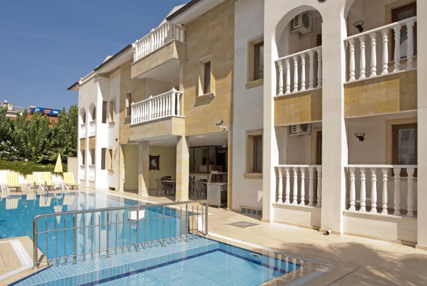 Dinara Apart Hotel - Image 1