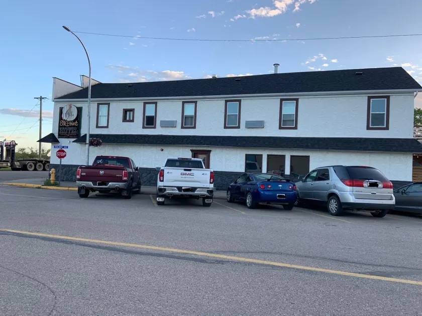 Bethel Hotel Elk Point - Image 1