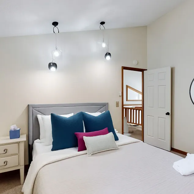 Poconos Hideaway - Woods & Wildlife - Room
