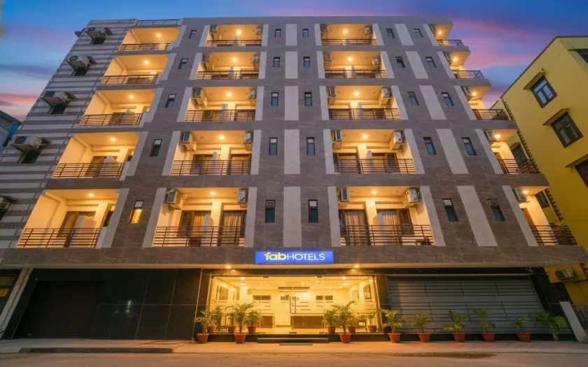 FabHotel New Silver Crown - Image 1