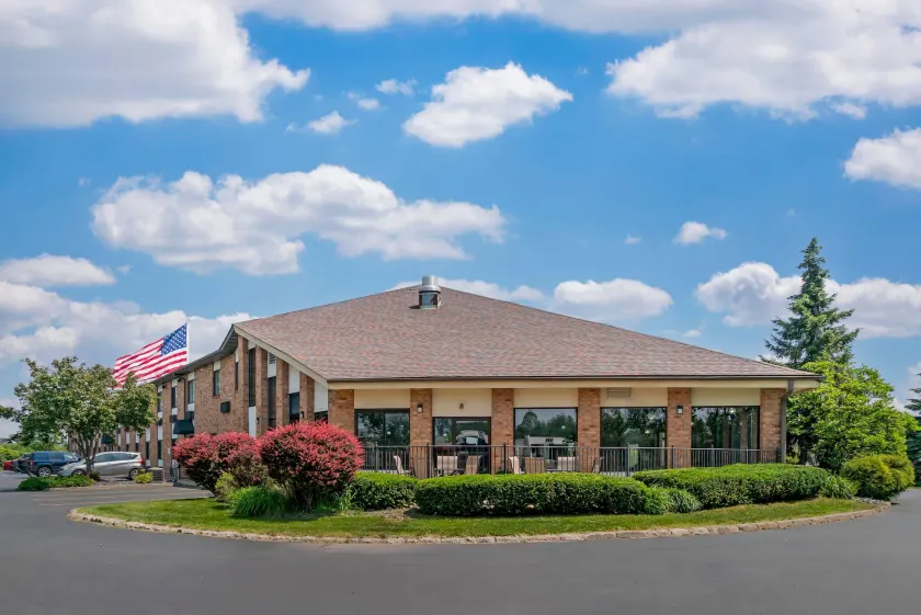 Quality Inn Grand Rapids South-Byron Center - Image 1