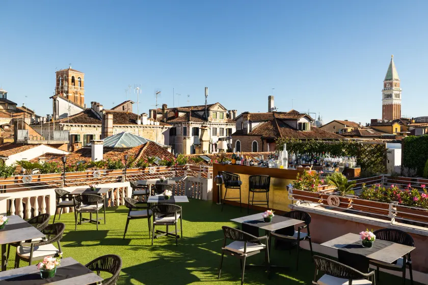Hotel A La Commedia - Image 1