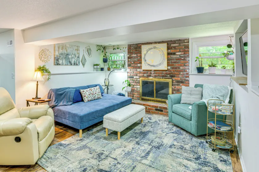 6 Mi to Cpkc Stadium: Convenient Kansas City Apt - Image 1