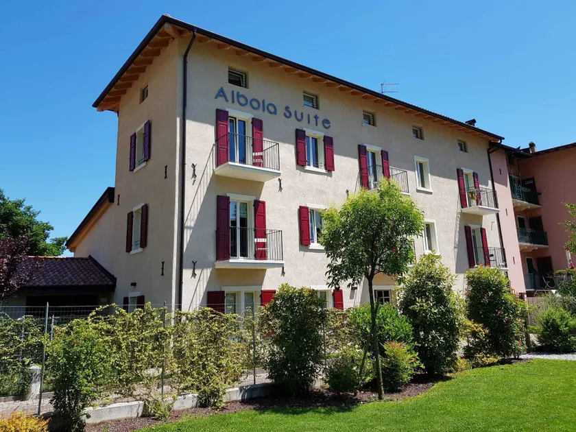 Albola Suite Holiday Apartments - Image 1