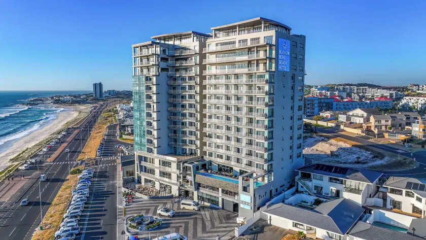 Blaauwberg Beach Hotel - Image 1