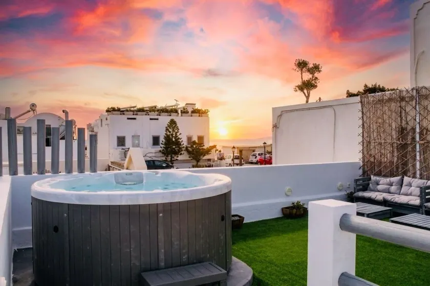 Villa Sertis Santorini - Image 1