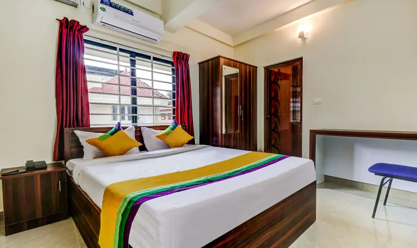 Itsy Hotels Rain Tulsi Stayz, Palarivattom Junction - Image 1