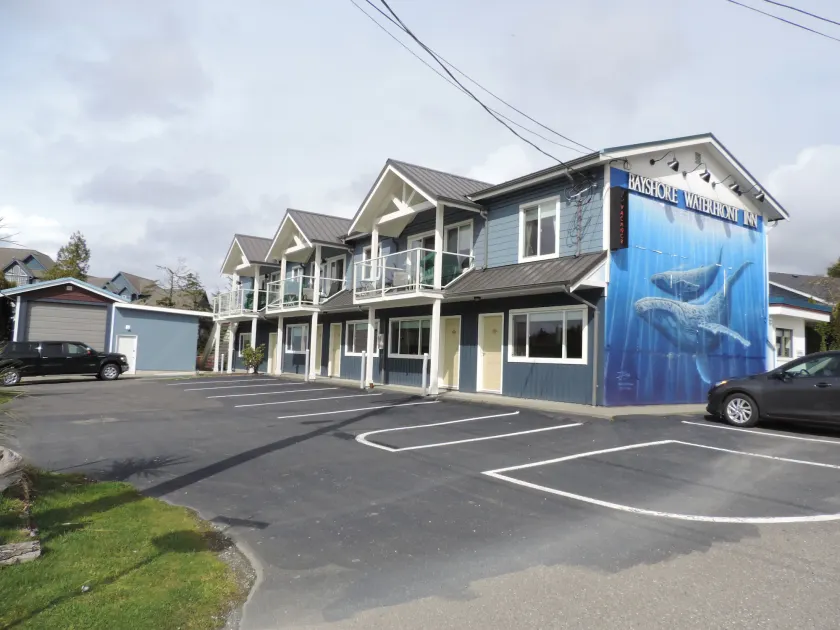 Bayshore Waterfront Inn - Image 1