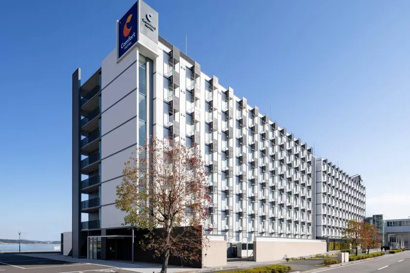 Comfort Hotel Central International Airport - Image 1
