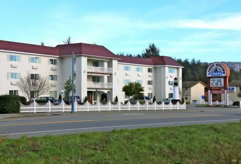 Lighthouse Inn - Image 1