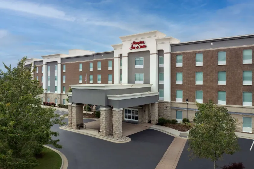 Hampton Inn & Suites Holly Springs - Image 1