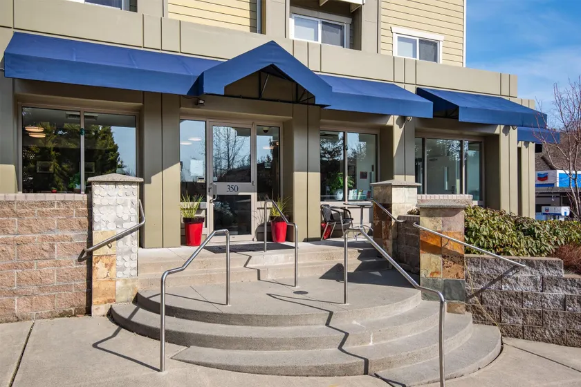 Marshall Suites Bainbridge Island, SureStay Collection by BW - Image 1