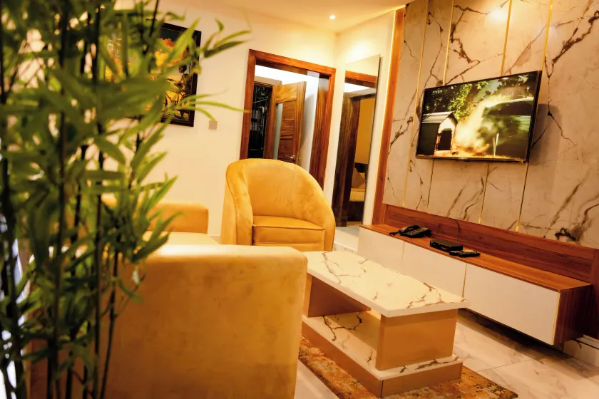 247 Luxury Apartment - Image 1